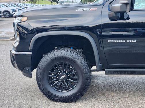 2024 Chevrolet Silverado 2500 4WD Crew Cab Standard Bed ZR2