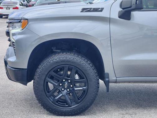 Sterling Gray Metallic 2024 Chevrolet Silverado 1500 LT Trail Boss