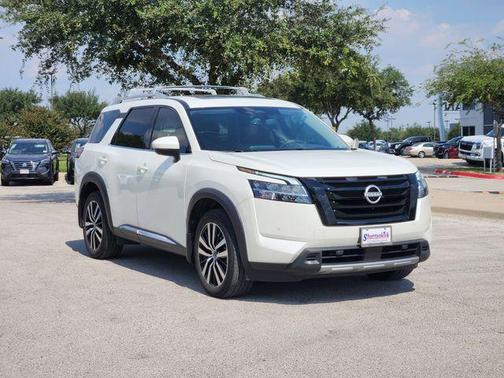 2024 Nissan Pathfinder Platinum FWD