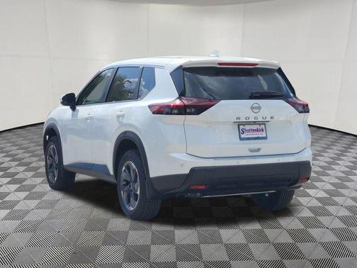 Everest White Pearl Tricoat 2026 Nissan Rogue SV