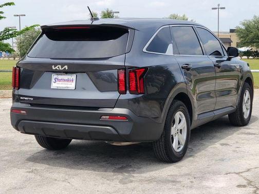 2023 Kia Sorento LX