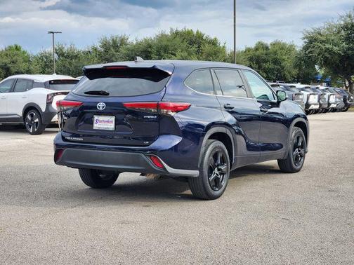 2023 Toyota Highlander Hybrid LE