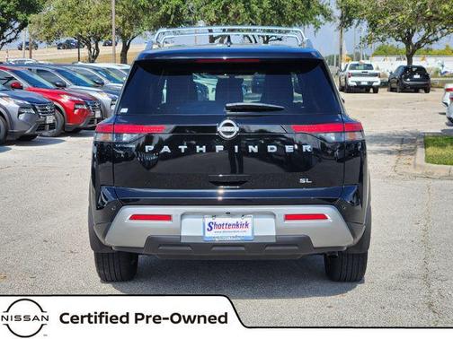 2025 Nissan Pathfinder SL FWD