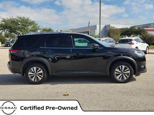 2025 Nissan Pathfinder SL FWD