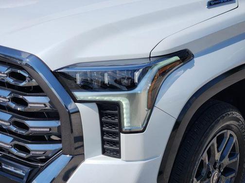 2025 Toyota Tundra Hybrid Platinum