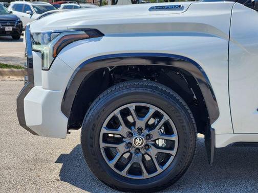 2025 Toyota Tundra Hybrid Platinum