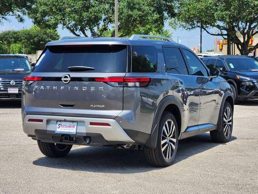 2025 Nissan Pathfinder Platinum FWD