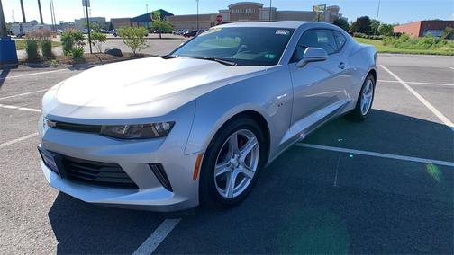 Photo 3 of 30 of 2016 Chevrolet Camaro 1LT
