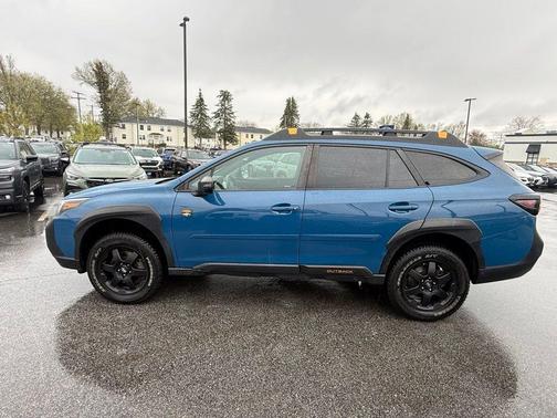 Ice Silver Metallic 2023 Subaru Outback Wilderness