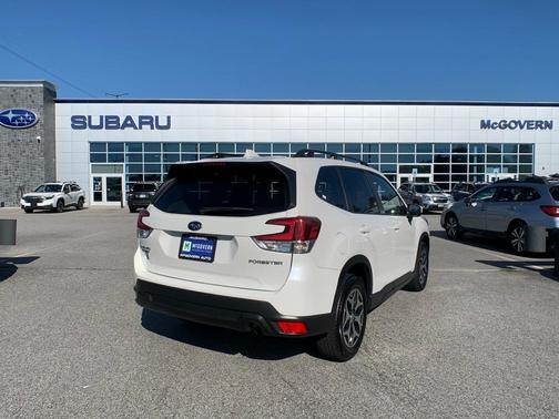 2023 Subaru Forester Premium
