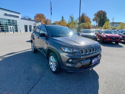 2023 Jeep Compass Latitude Lux