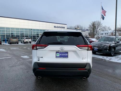 2025 Toyota RAV4 Hybrid XLE