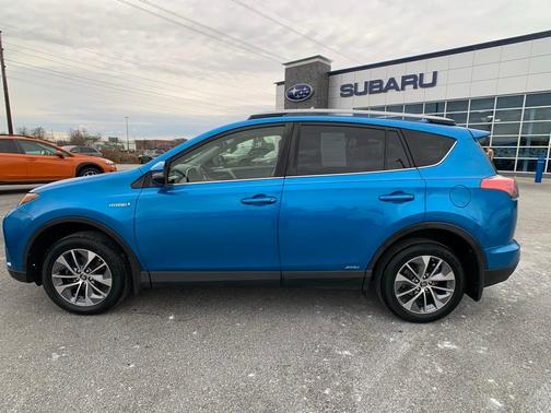 2017 Toyota RAV4 Hybrid XLE
