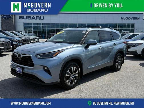 Moon Dust 2022 Toyota Highlander XLE