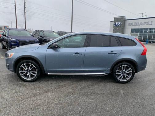 2018 Volvo V60 Cross Country T5