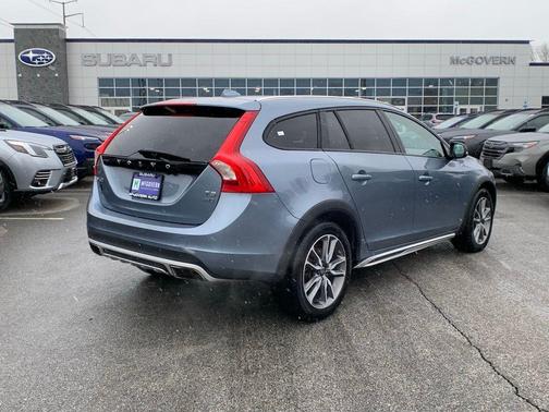 2018 Volvo V60 Cross Country T5