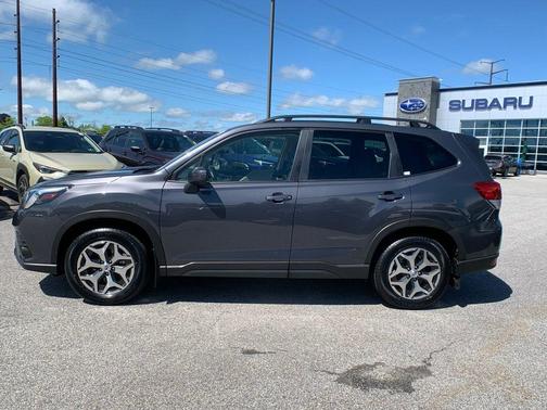 Magnetite Gray Metallic 2023 Subaru Forester Premium
