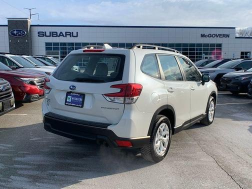 Crystal White Pearl 2023 Subaru Forester