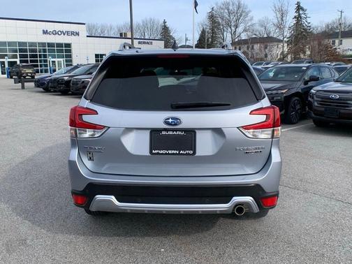 Ice Silver Metallic 2024 Subaru Forester Touring