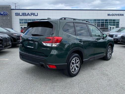Cascade Green Silica 2022 Subaru Forester Premium