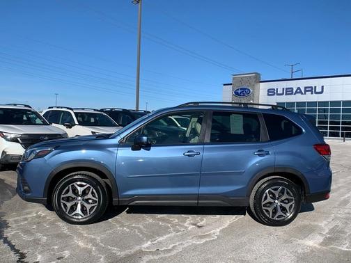2023 Subaru Forester Premium