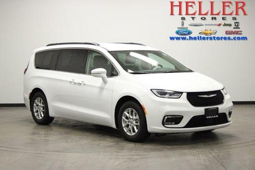 2022 Chrysler Pacifica Touring-L