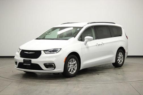 2022 Chrysler Pacifica Touring-L