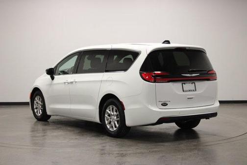 Bright White Clearcoat 2026 Chrysler Pacifica Select