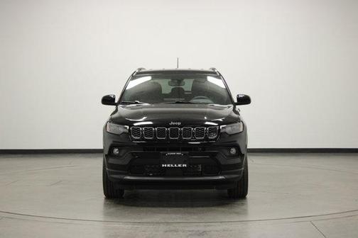Diamond Black 2026 Jeep Compass Latitude