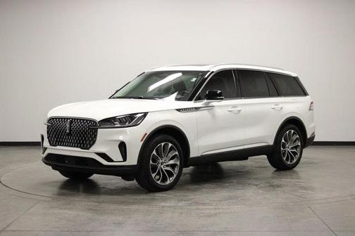 White Metallic 2025 Lincoln Aviator Premiere