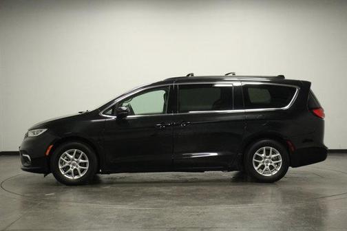 2022 Chrysler Pacifica Touring-L