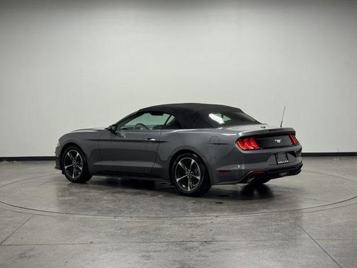 2022 Ford Mustang EcoBoost