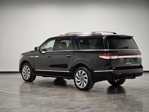 2023 Lincoln Navigator L Reserve