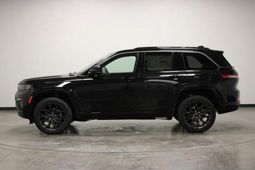 Diamond Black 2026 Jeep Grand Cherokee Summit