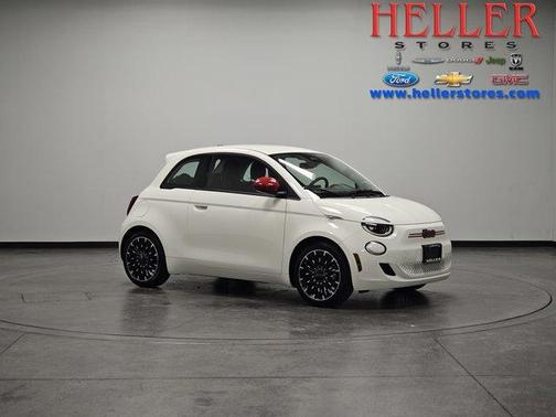 2024 FIAT 500e Base