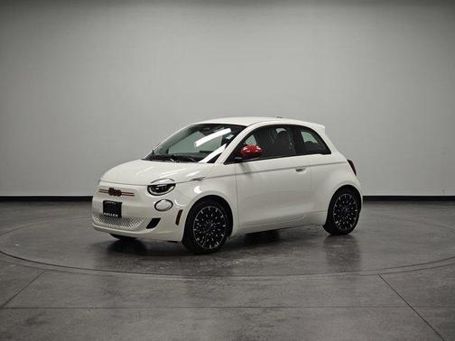 2024 FIAT 500e Base