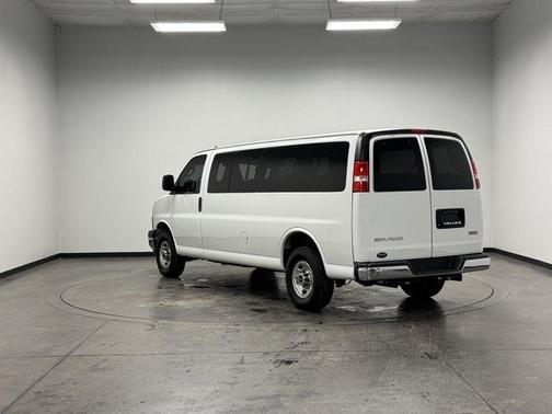 2023 GMC Savana 3500 LT