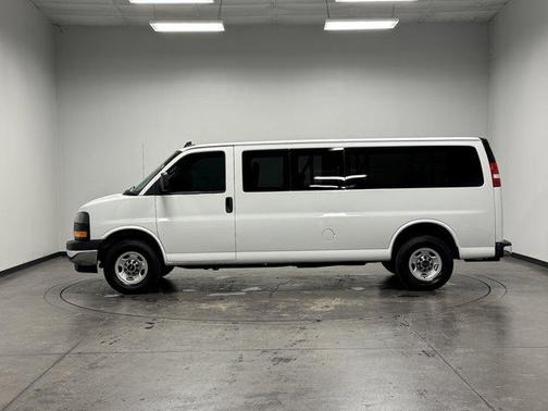 2023 GMC Savana 3500 LT