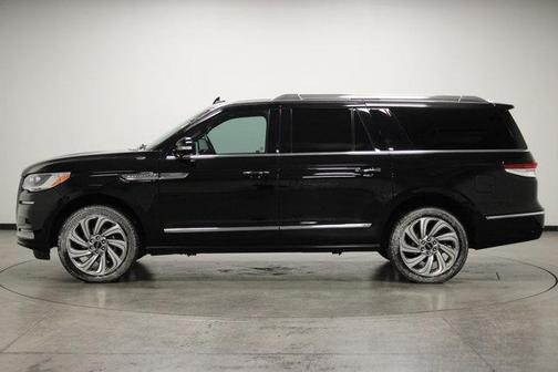 2023 Lincoln Navigator L Reserve