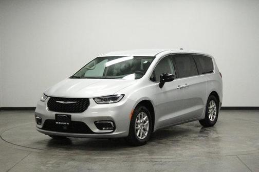 Silver Mist Clearcoat 2024 Chrysler Pacifica Touring-L