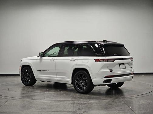 2025 Jeep Grand Cherokee Summit