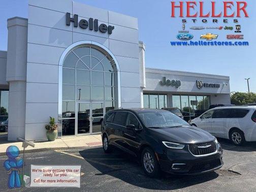2023 Chrysler Pacifica Touring-L