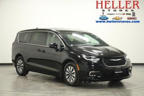 2025 Chrysler Pacifica Hybrid Select