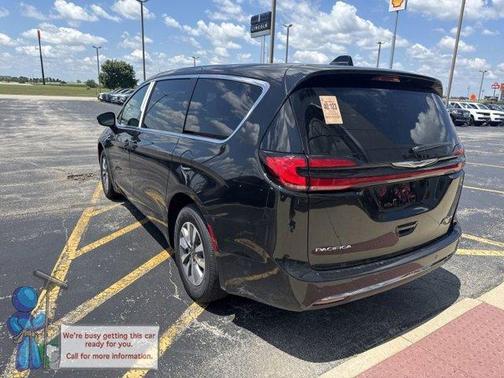 2025 Chrysler Pacifica Hybrid Select