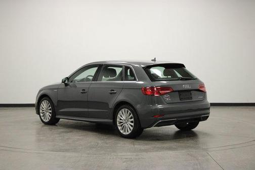 2017 Audi A3 e-tron 1.4T Premium