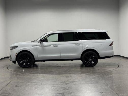2025 Lincoln Navigator L Reserve