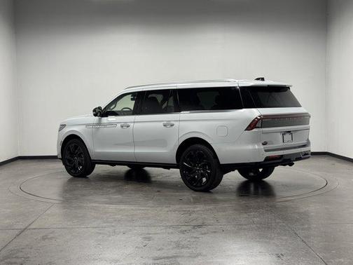 2025 Lincoln Navigator L Reserve