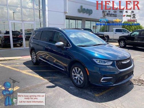 2025 Chrysler Pacifica Hybrid Pinnacle
