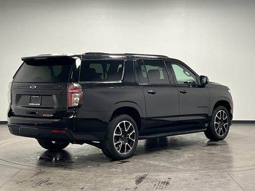 2023 Chevrolet Suburban RST