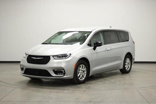 2024 Chrysler Pacifica Touring-L
